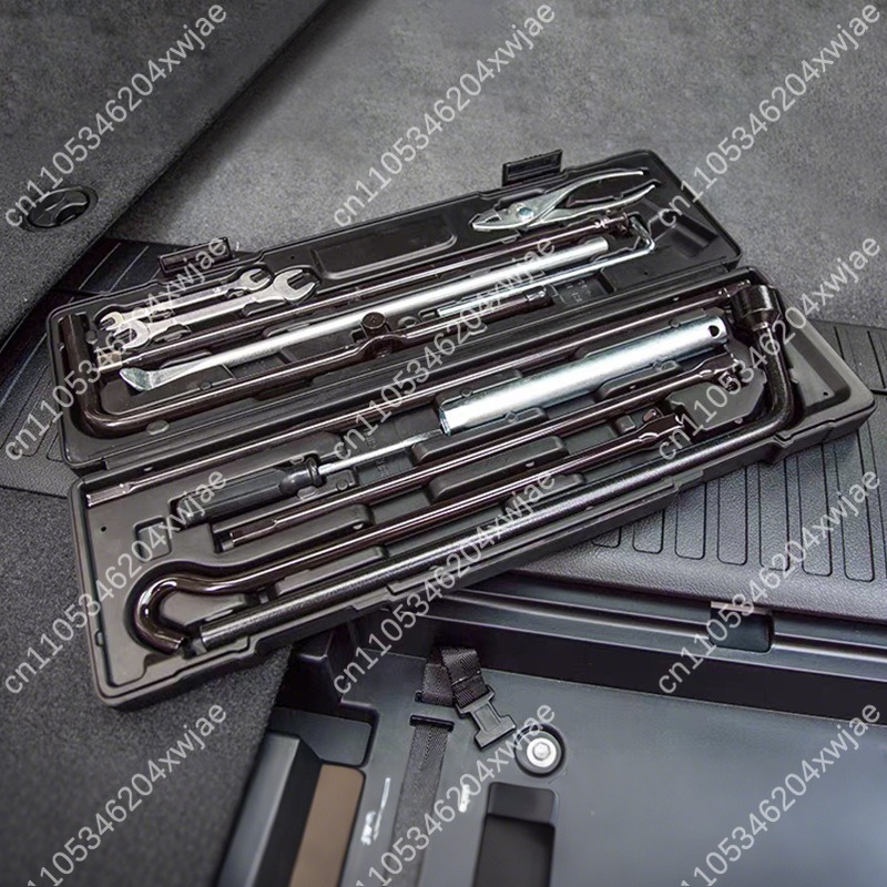 Przenośna skrzynka narzędziowa – Car Emergency Tool Kit recenzja i cena