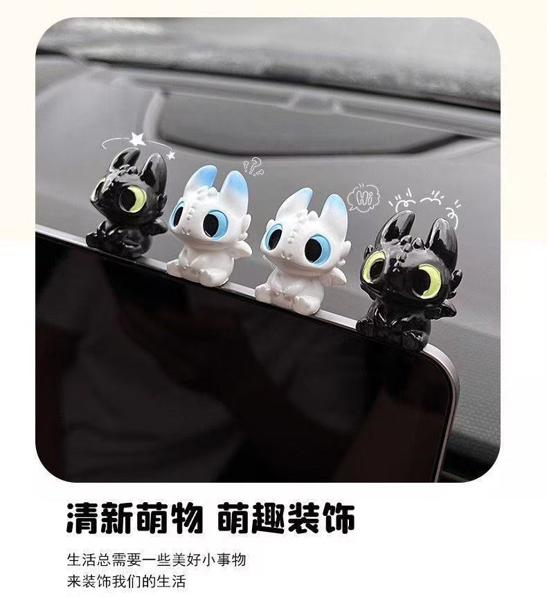 Urocza figurka bezzębnej lalki – Car Accessories Cute recenzja i cena
