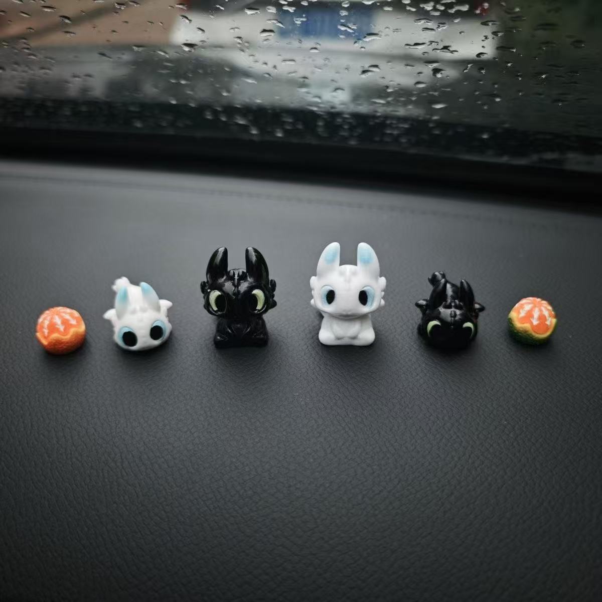 Urocza figurka bezzębnej lalki – Car Accessories Cute recenzja i cena